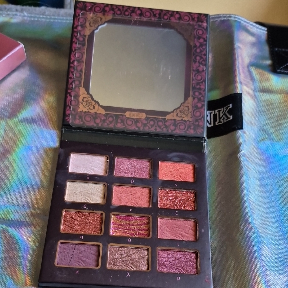 Persephone Artistic Eyeshadow Palette - Picture 5 of 7